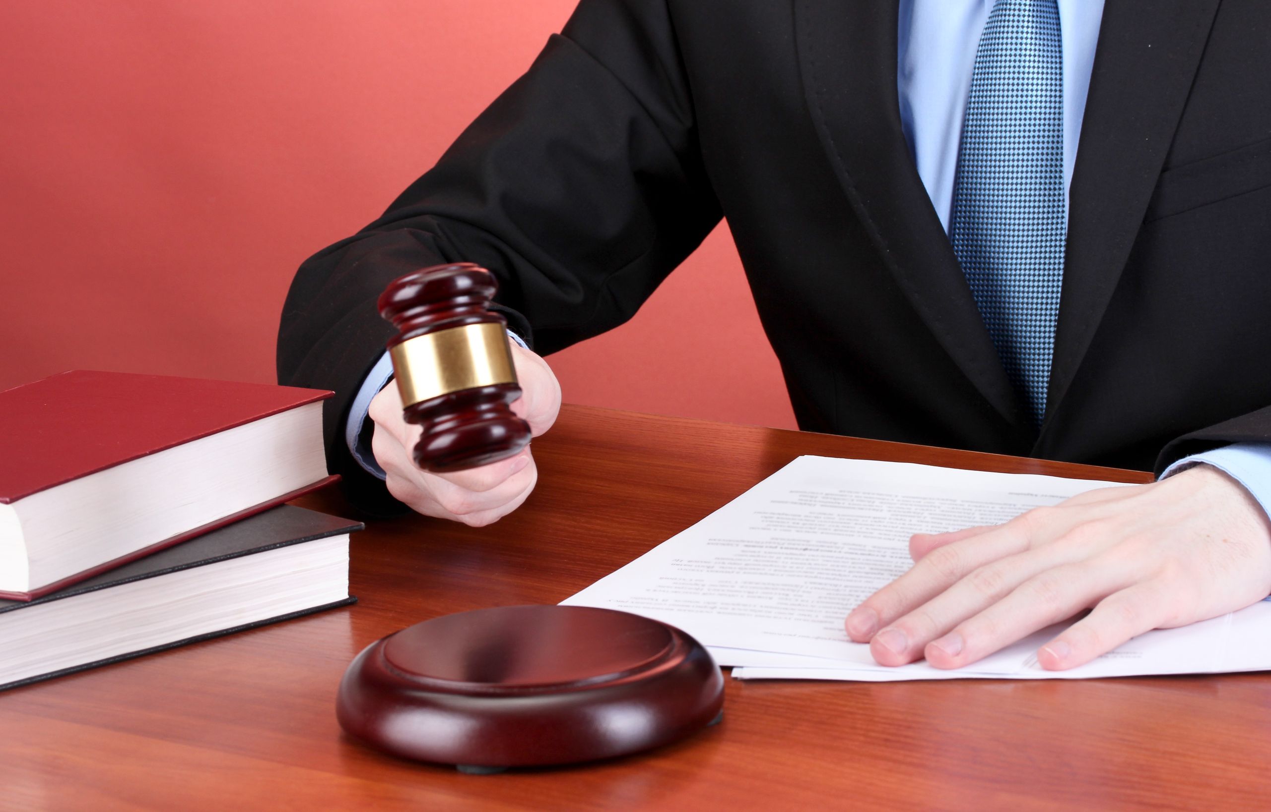 How a Real Estate Attorney Near Cicero Can Help You Avoid Costly Mistakes
